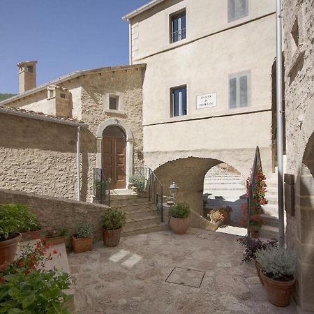 Castello Di Postignano Hotel Sellano Exterior photo