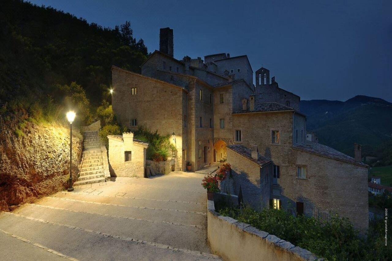 Castello Di Postignano Hotel Sellano Exterior photo